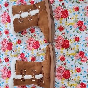 Juicy Couture Brown and White Winter Boots with Plush Fur Lining
